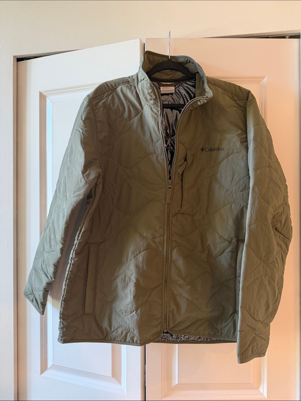 Columbia Men's Olive Green Lightweight Puffer Jacket
